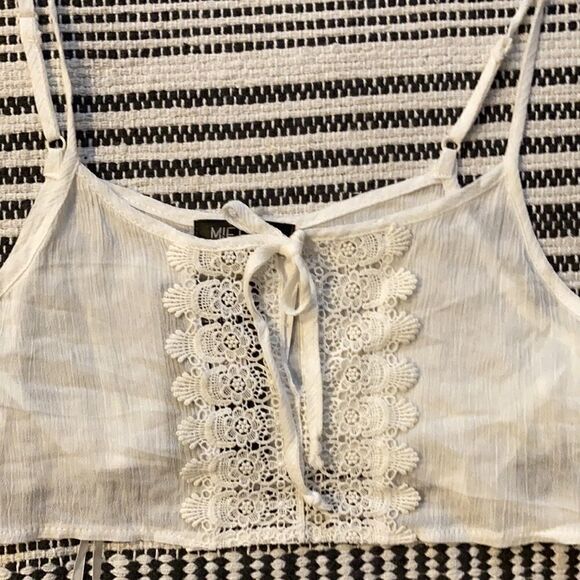 LF Stores Mieeion Ivory Lace Crop top XSmall NWT - Picture 2 of 4